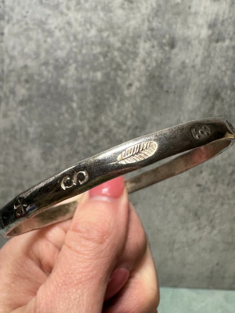 Vintage Taxo Sterling Silver .925 Bangle Bracelet Embellished Stamped - Picture 3 of 8